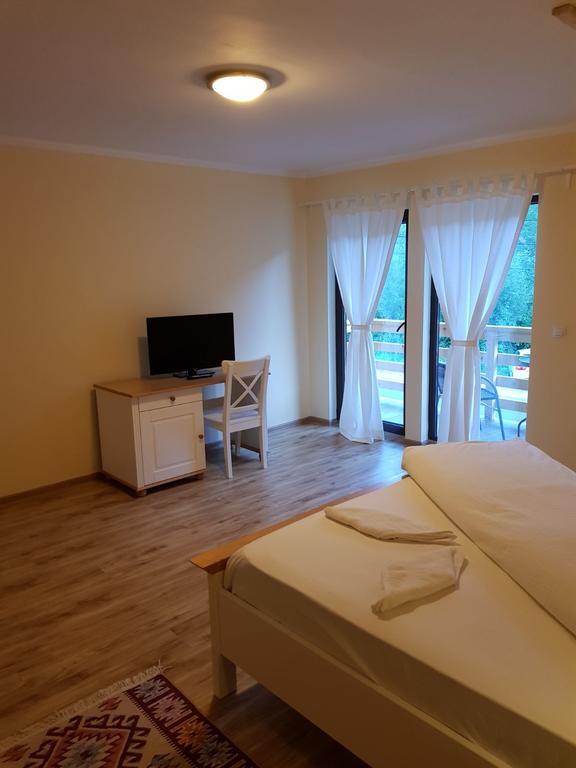 Guest House Carpathia Вишово-Вижнє Екстер'єр фото